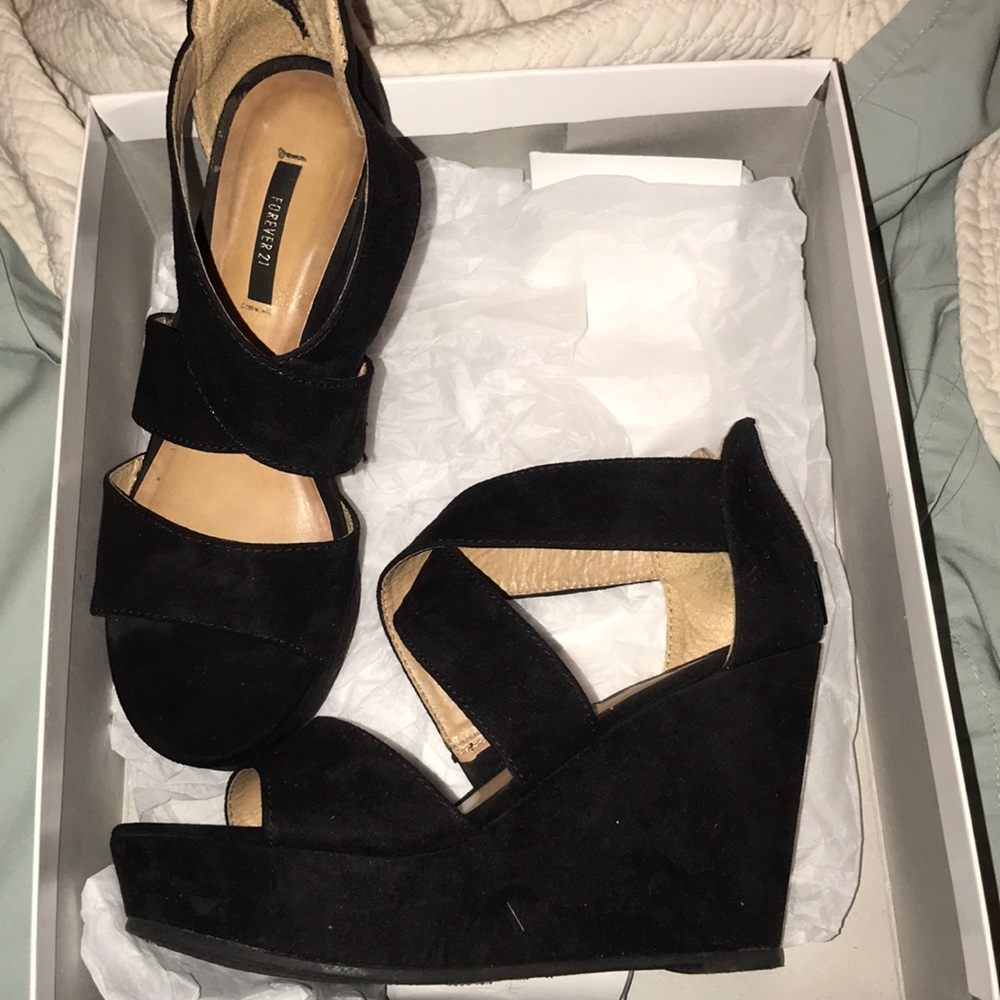 Forever 21 black wedges